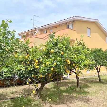 Ferienhaus Iside, A Pochi Passi Dal Centro Villasimius