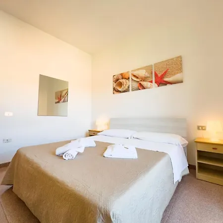 Iside, A Pochi Passi Dal Centro Ferienhaus *