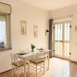 Iside, A Pochi Passi Dal Centro Holiday home *