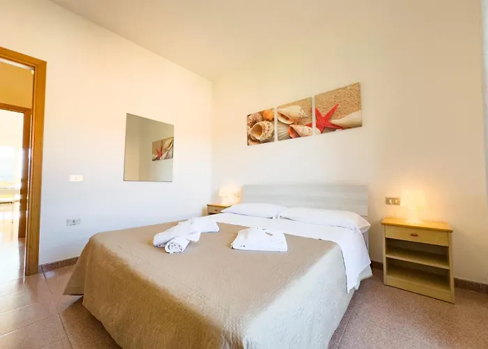 Iside, A Pochi Passi Dal Centro Semesterbostad *