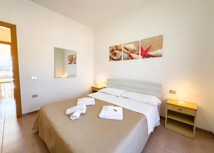 Iside, A Pochi Passi Dal Centro Semesterbostad *